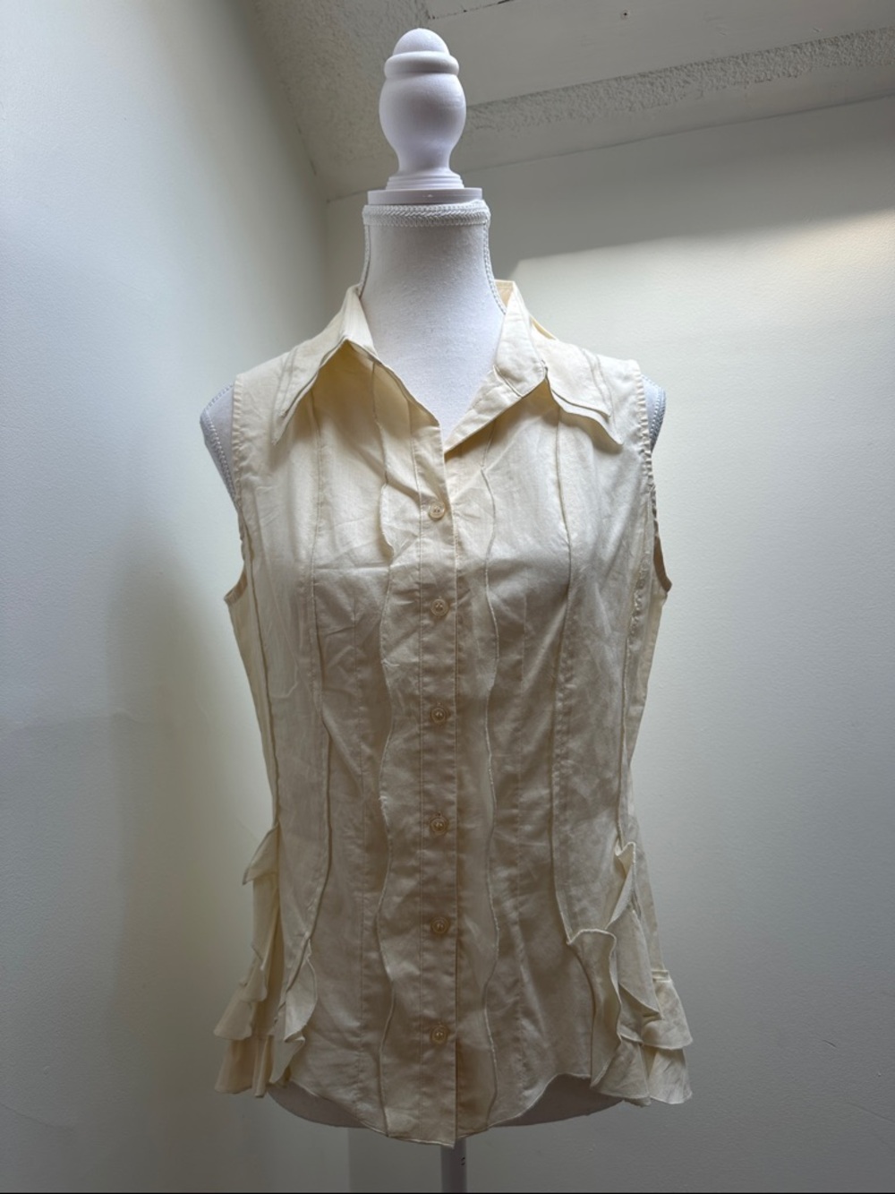 NWT ONE SHIRT‎ 100% Cotton Cream Boho Western Ruffle Sleeveless Top Size Small